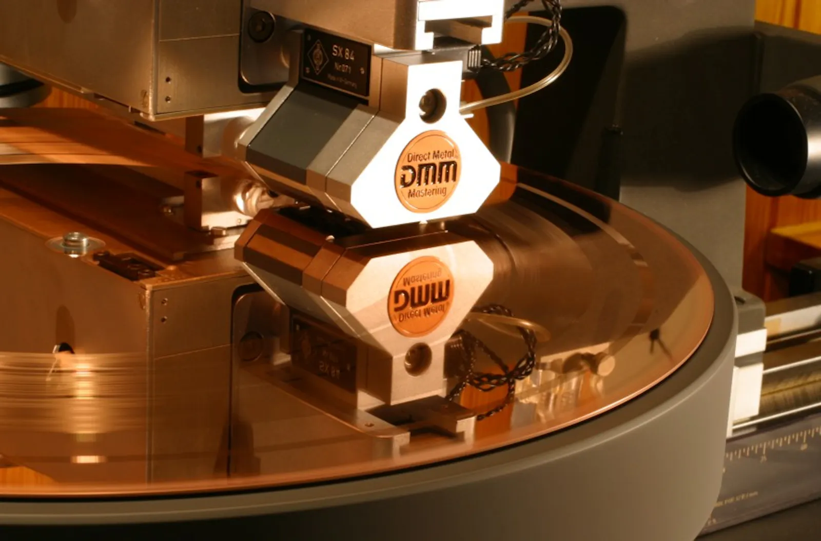 mr vinyl - pressing vinyl + blockchain